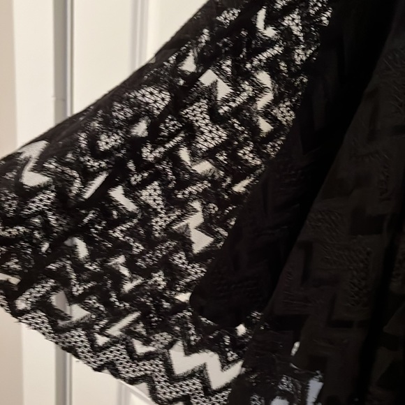 🔥Hot Pick🔥Brand New sandro embroidered dress with low neckline - Picture 6 of 10